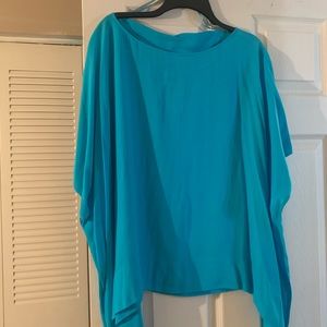 Aqua Blue M/L Ladies Blouse, NWT Never Worn in excellent condition.